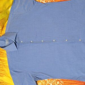 Van Heusen Fitted Men's Dress Shirt, Size M, Used